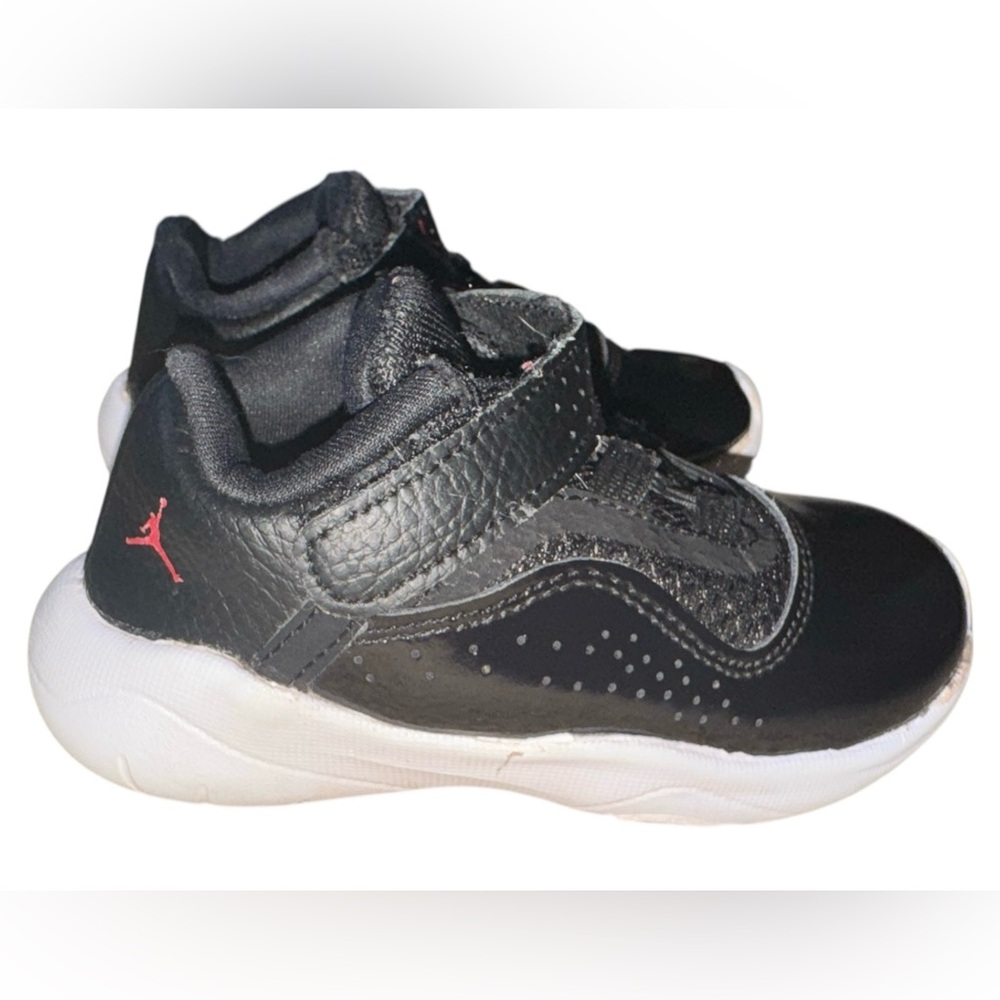 Nike Jordan Kids Black and White Sneakers with Red Accent size 7 c
